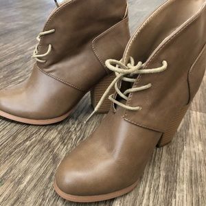 ANNA heeled booties
